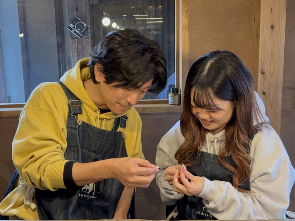 大分旅の途中に…お揃いペンダント作り体験🎶